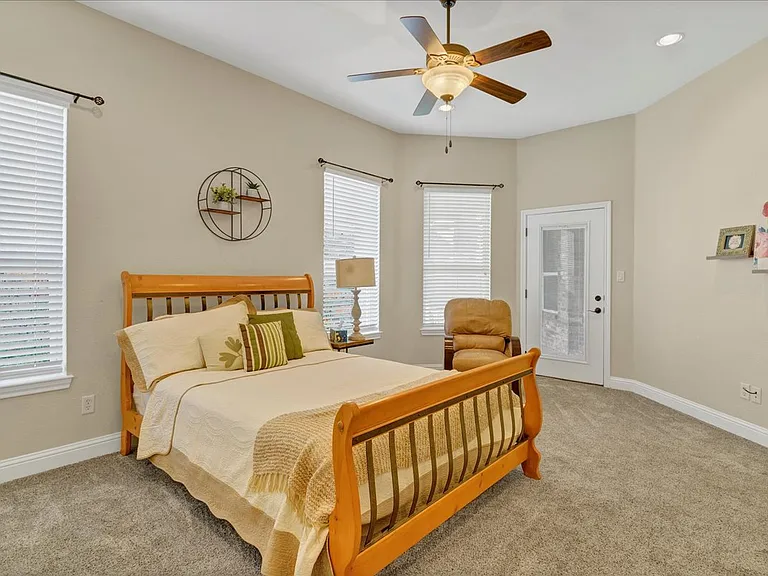 3300 Fountain Way — Photo 42