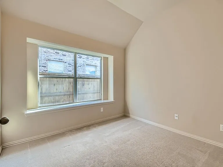 2798 Sparks Dr — Photo 5