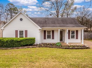 29 Oak Forest Dr, Maumelle, AR 72113