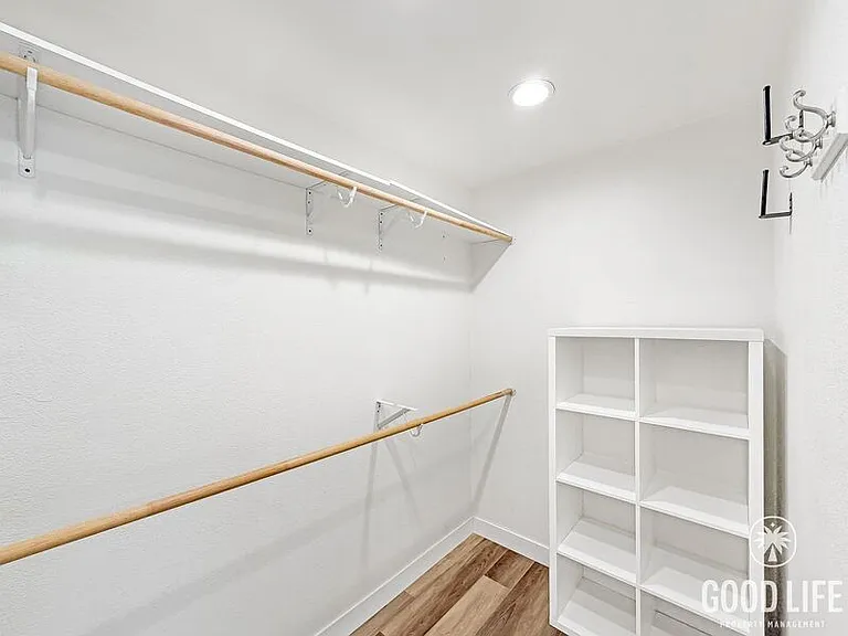 9458 Cathywood Dr — Photo 13