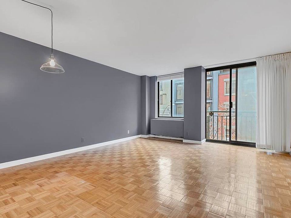 1st image of 311 Greenwich St APT 4F