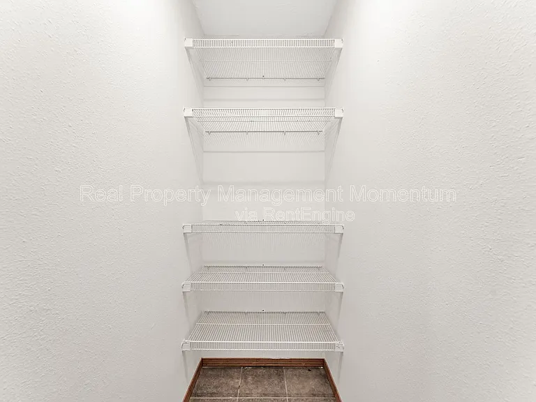 3251 W Scott St — Photo 11