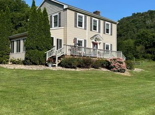 745 Hanson Valley Rd, Houston, MN 55943