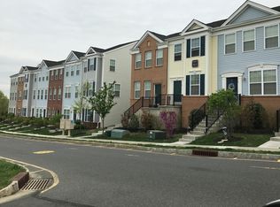 16 Parakat Rd, Parlin, NJ 08859