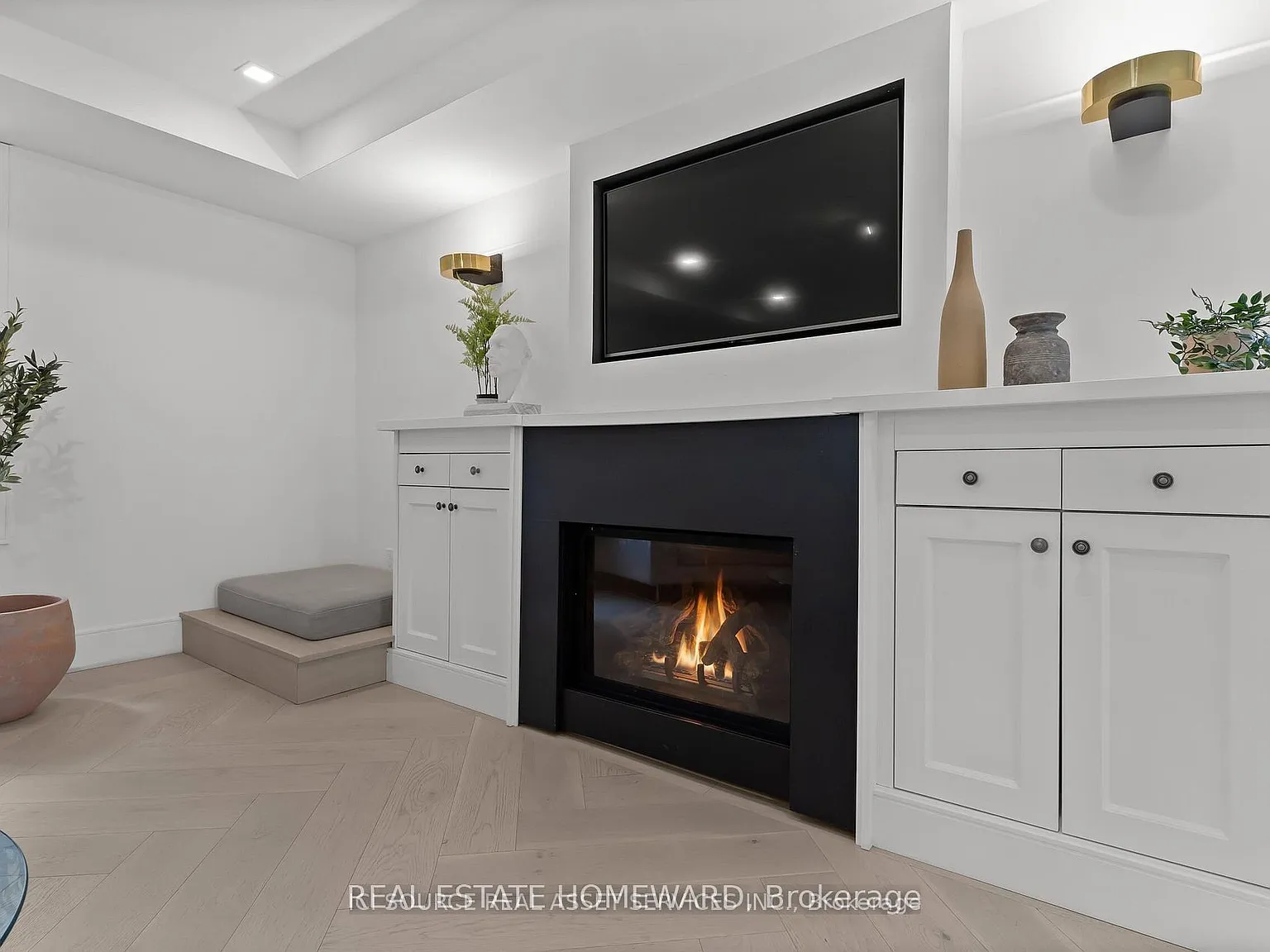 4 bed, $4,449 — Photo 4