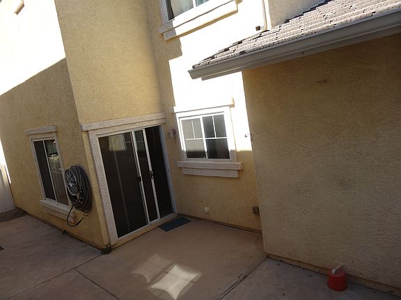 5th image of 1446 S Blackberry Ln