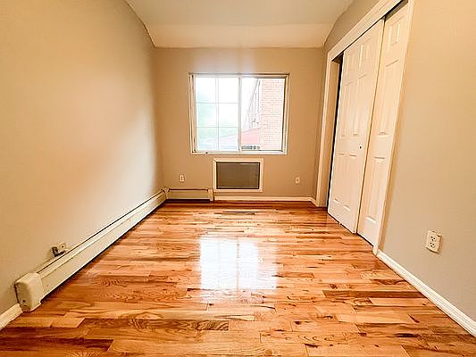 3rd image of 1320 E 55th St #2