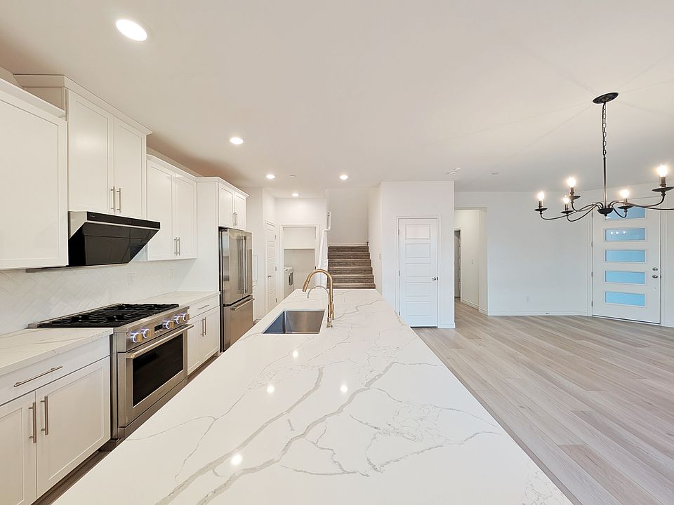1st image of 600 N Carriage Hill Dr #1087