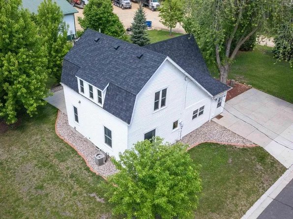 105 1st St S, Elysian, MN 56028