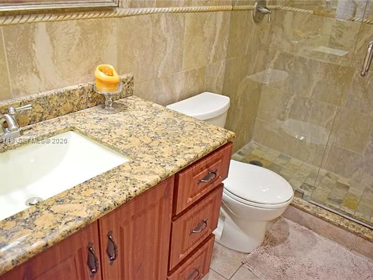 401 Ocean Dr #924 — Photo 14