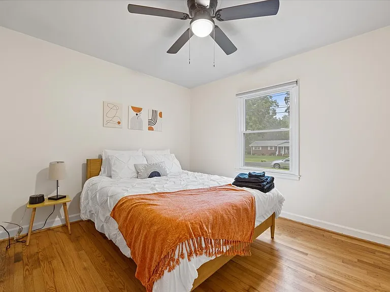 2408 Rolling Pines Ave — Photo 9