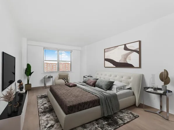 555 Kappock Street image 3 of 16