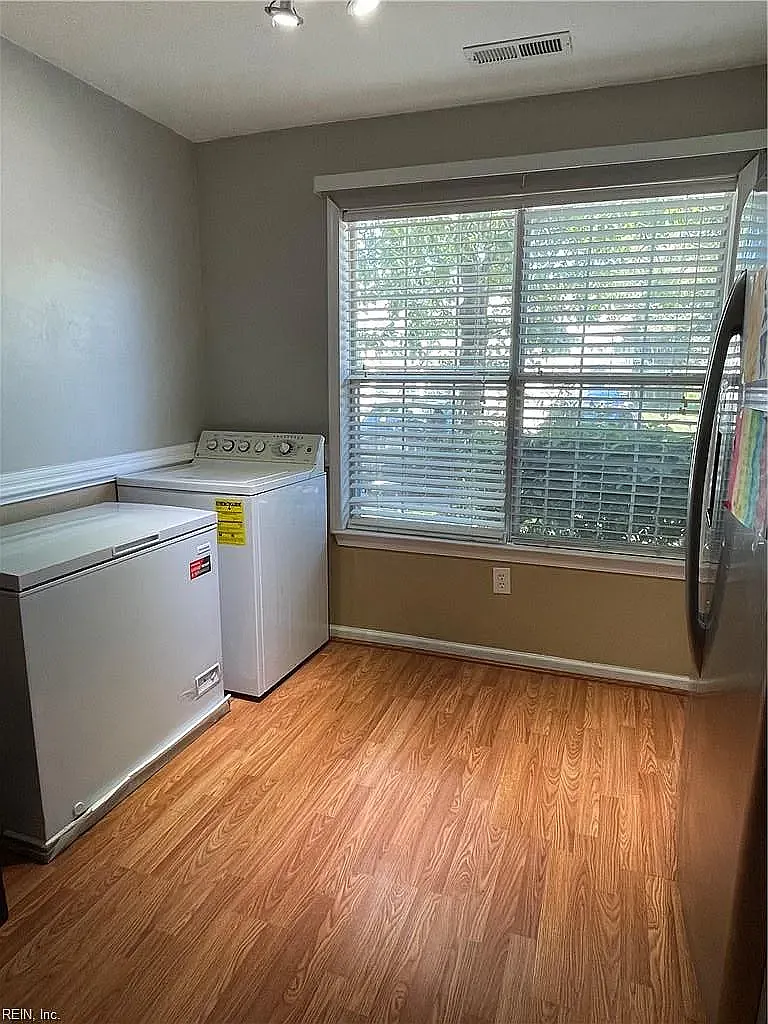 3 bed, 2.5 bath, 1488 sqft, $2,000 — Photo 4