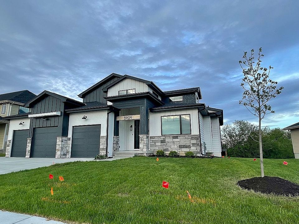 1st image of 5909 N 208th St