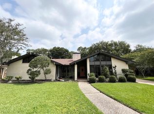 1026 Willow Vale Dr, Seabrook, TX 77586