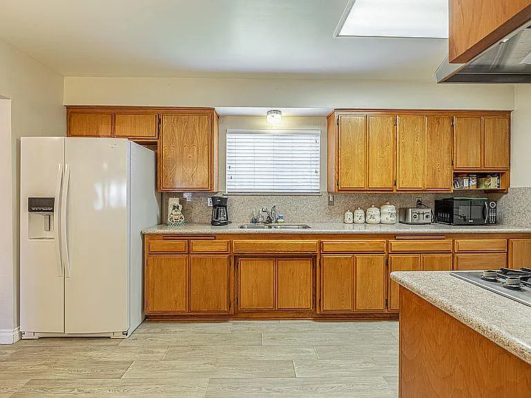 3 bed, 1316 sqft, $2,900 — Photo 4