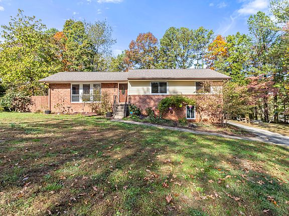 2nd image of 1125 Clermont Dr