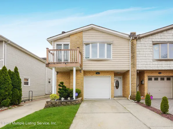 24 Bowling Green Pl, Staten Island, NY 10314