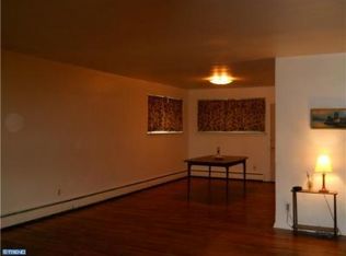1496 Stuyvesant Ave, Trenton, NJ 08618