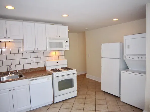 809 N Van Buren St APT 2, Wilmington, DE 19806