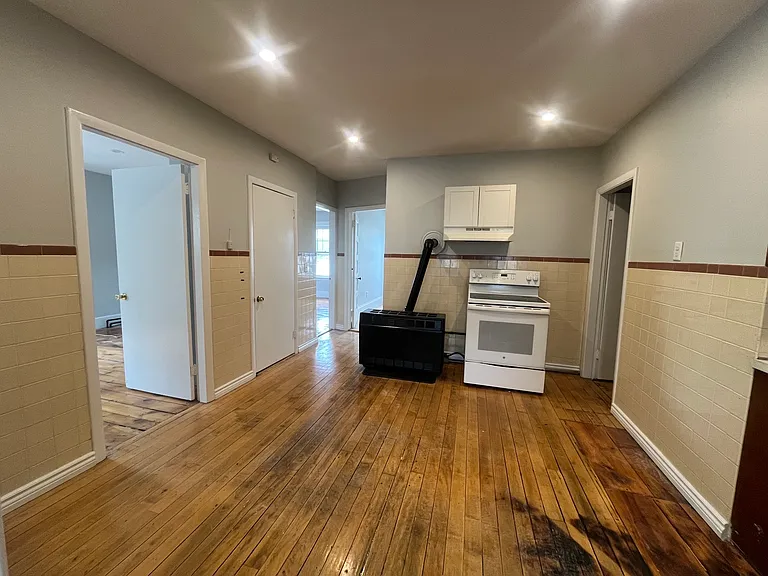 13 Jerome Pl #2R — Photo 3