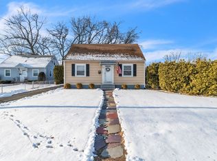 150 Lang St, Springfield, MA 01104