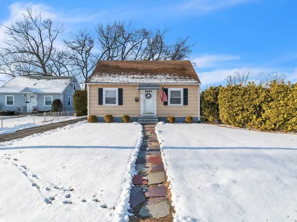 150 Lang St, Springfield, MA 01104