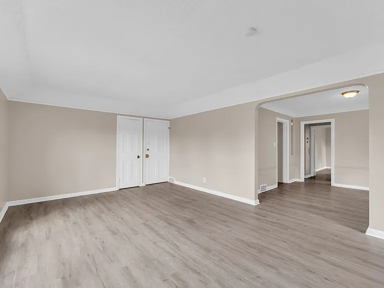 13613 Cedar Rd — Photo 7