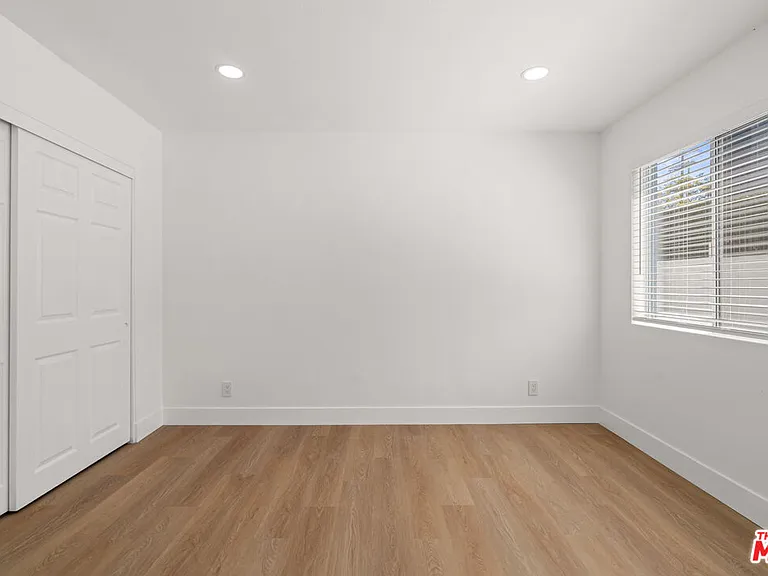 16100 W Sunset Blvd #109 — Photo 14
