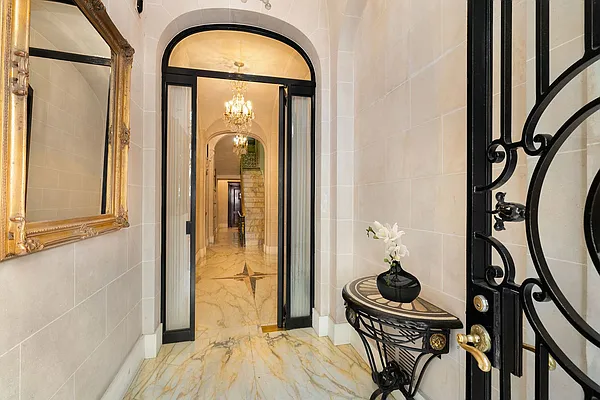 Rented by Compass | media 26