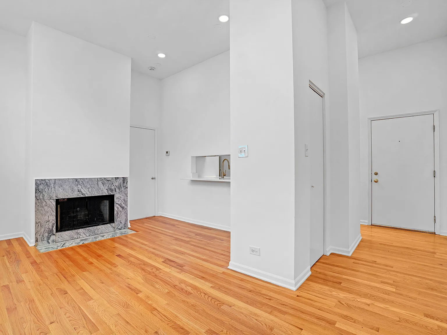 1 bed, $2,495 — Photo 2