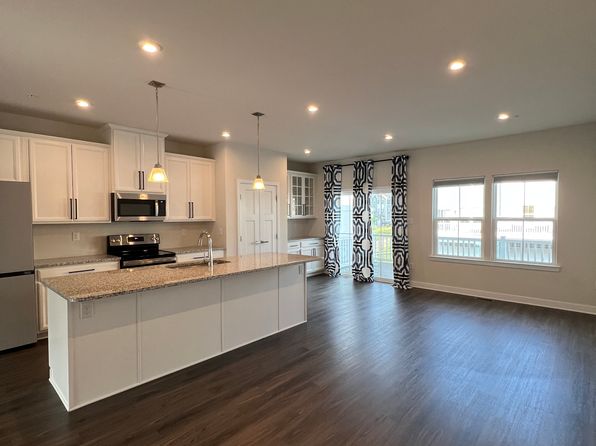 272 Sugar Maple Sq #23