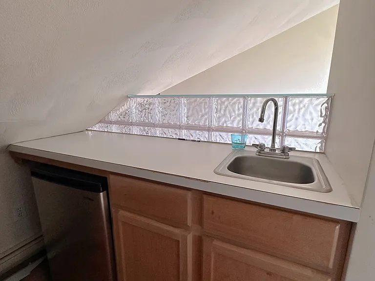 208 University Ave — Photo 19