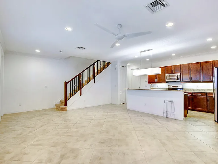 125 N K St #B — Photo 5
