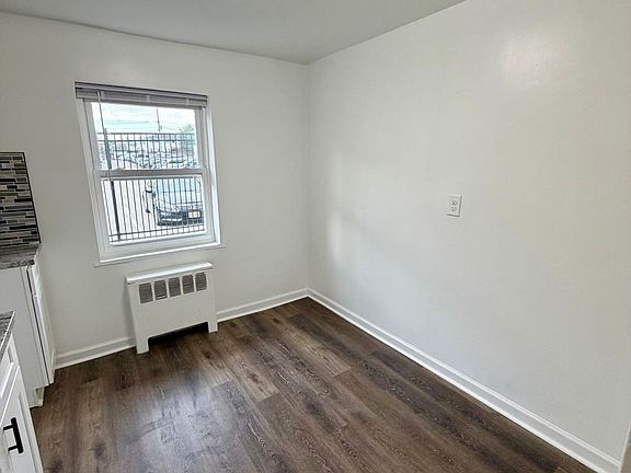 4th image of 10 Ellington St #18-1A