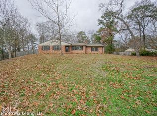 296 Lakeshore Dr, Warner Robins, GA 31088