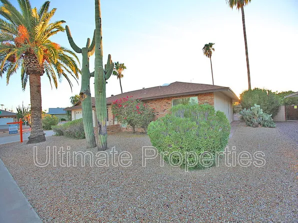 17202 N Foothills Dr, Sun City, AZ 85373