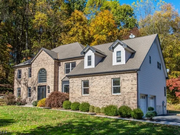 27 Crimson Ln, Mine Hill Twp., NJ 07803