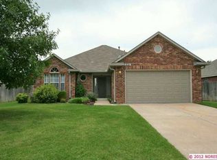 221 W Charleston St S, Broken Arrow, OK 74011