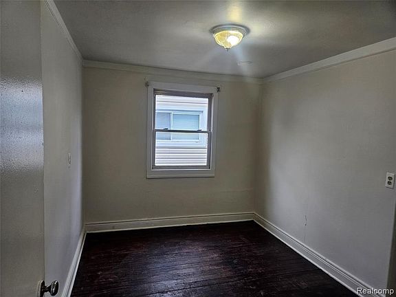 4th image of 4634 8th St #2
