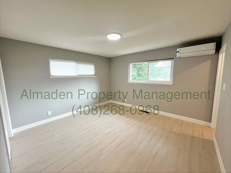 1096 Polk Ave — Photo 18