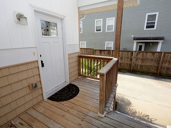 4th image of 2216 E Berrie Cir