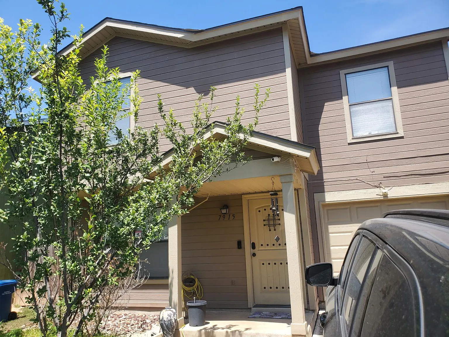 3 bed, 1111 sqft, $1,600 — Photo 2