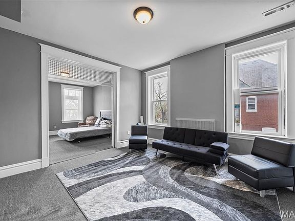 4th image of 3858 Greer Ave