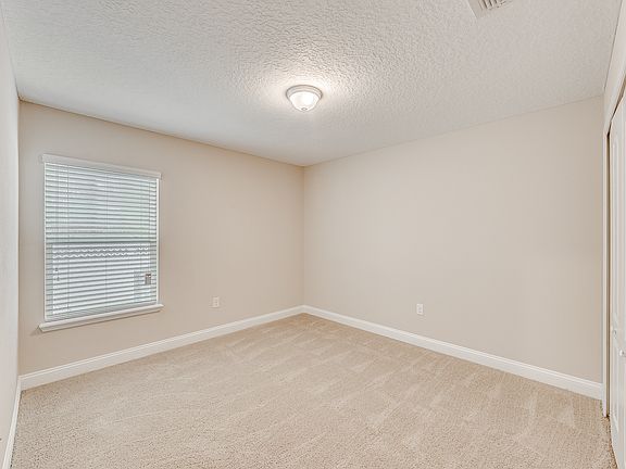 3rd image of 917 Rustlewood Ln