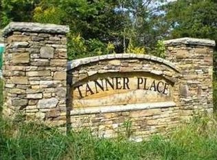 16 Tanner Rd, Crossville, TN 38571