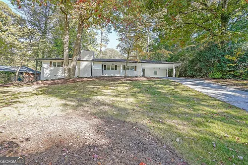 1923 Forest Green Dr NE Photo 1