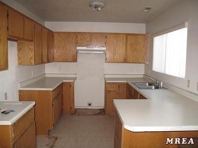2nd image of 365 Bannock St