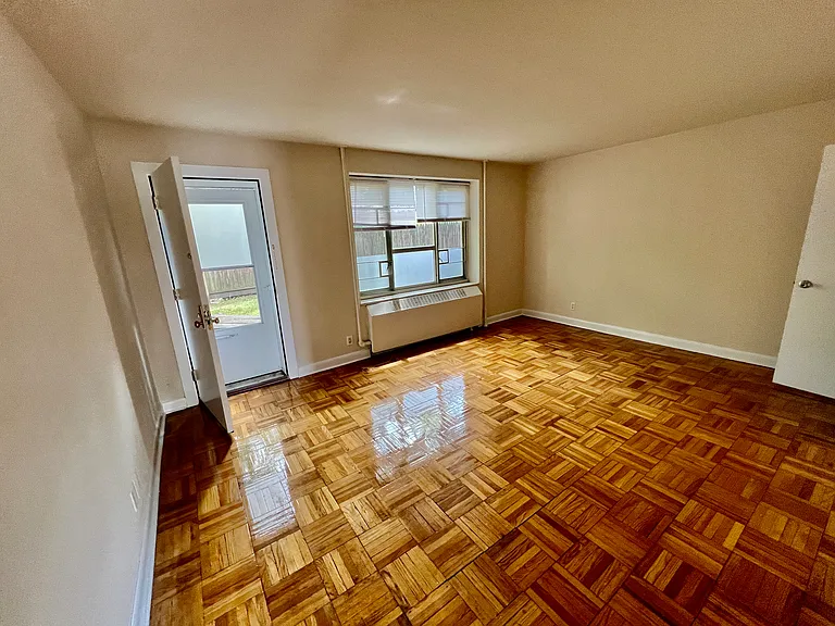 189-15 73rd Ave #D — Photo 4