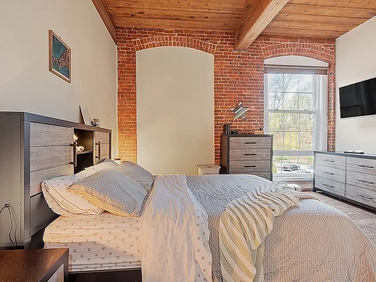14 Sanford St #29 — Photo 16